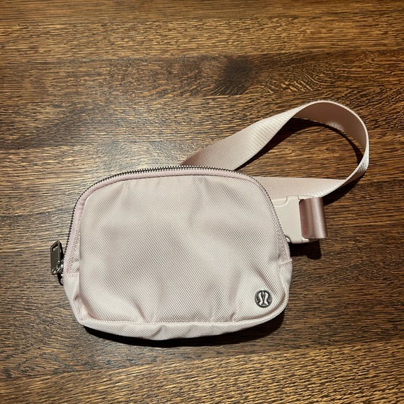 lululemon athletica Handbags - RARE Lululemon Everywhere Belt Bag Misty Pink